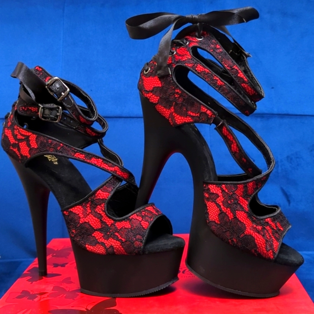 PERFECT PLEASERS 😘